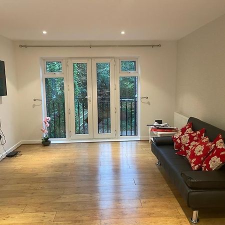Luxurious & Cosy Apartment In Surrey Weybridge Exterior foto